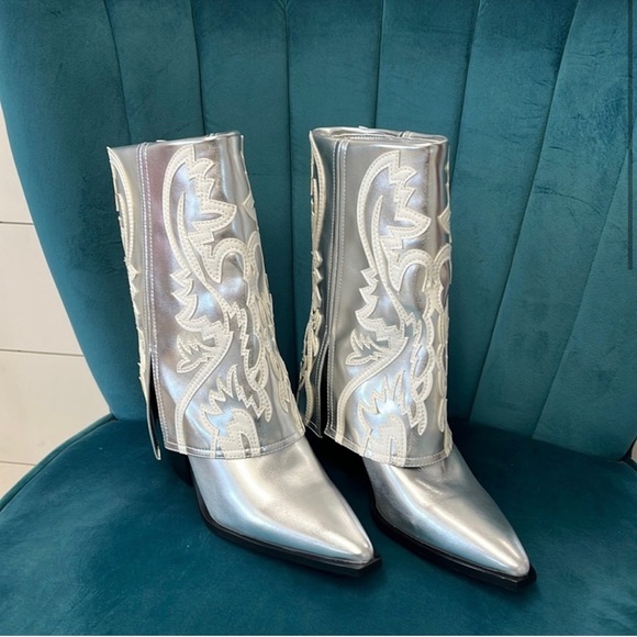 Azalea Wang Wing Boots, Cowboy Boots, Nashville outfit - Picture 3 of 5